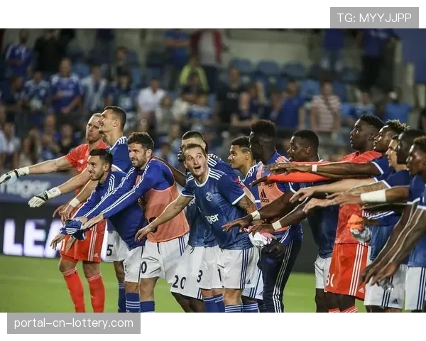 斯特拉斯堡补时连扳两球，3-2逆转洛里昂